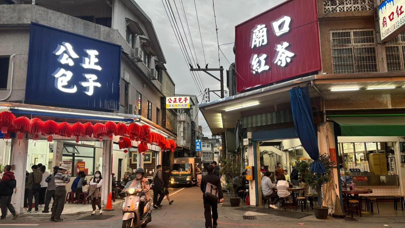 五指山東大門夜市民宿-有旅遊補助-有洗烘衣機-可停重機-可包棟 花蓮市 エクステリア 写真